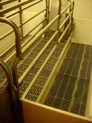 Farrowing design\Farrowing crate.JPG